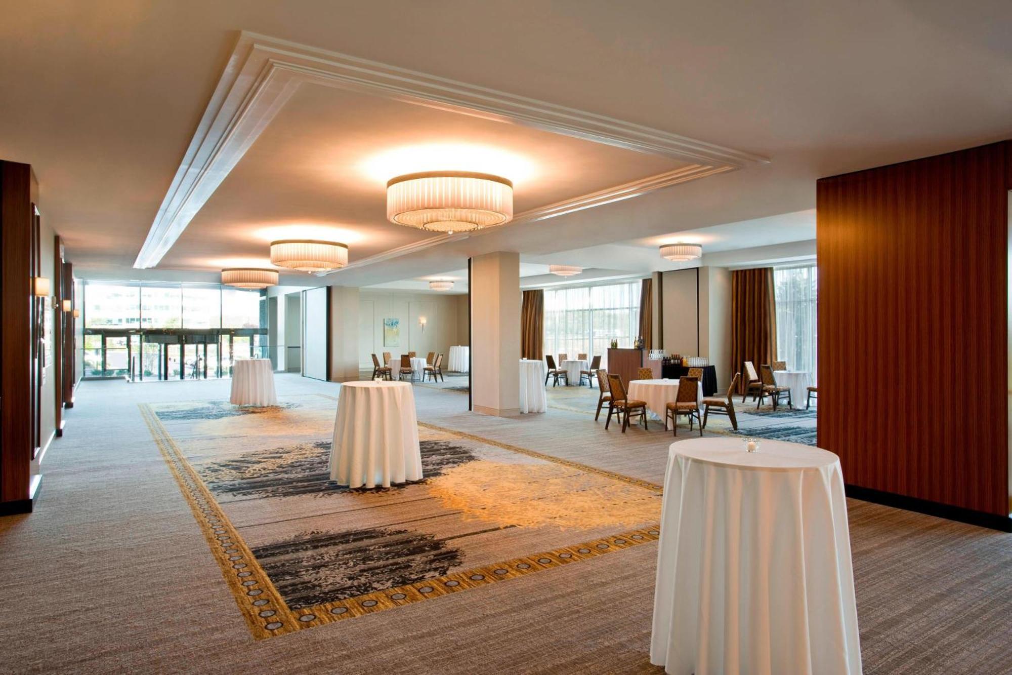 Sheraton Valley Forge 4*