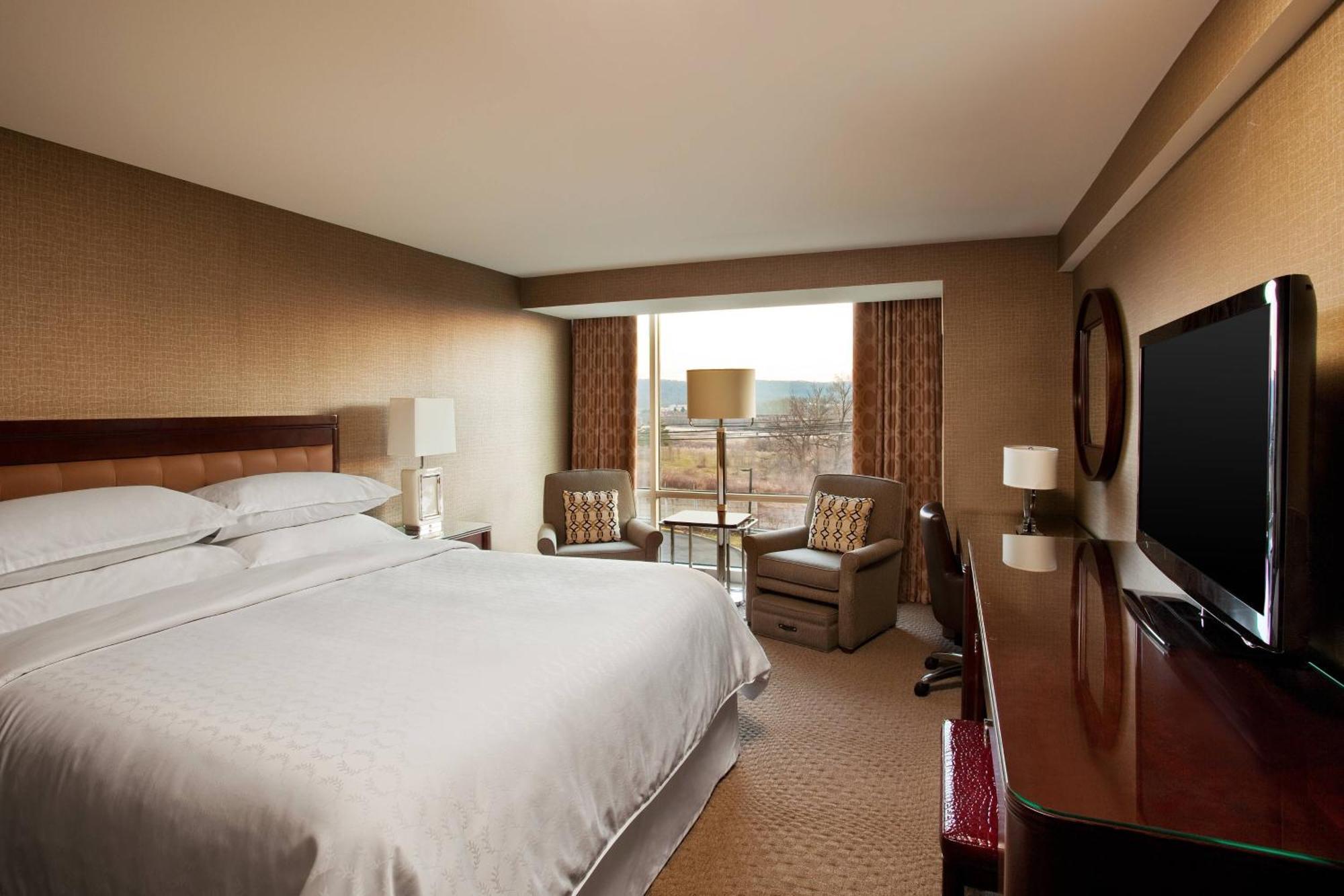 Sheraton Valley Forge 4*